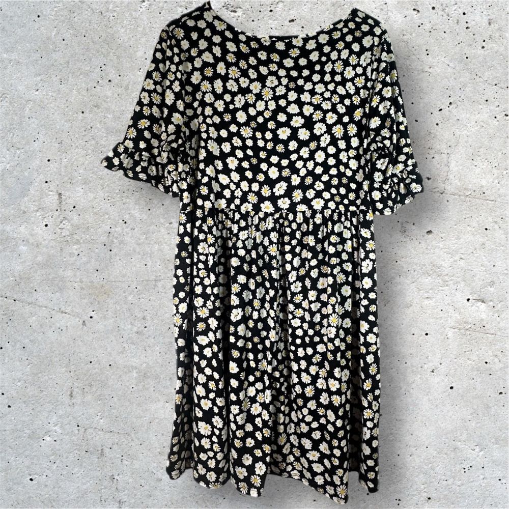 Vibe Women's Black and White Dress